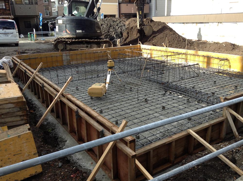 Local photos, including front road. Local (January 2014) Shooting It was No. 2 ground foundation work starts