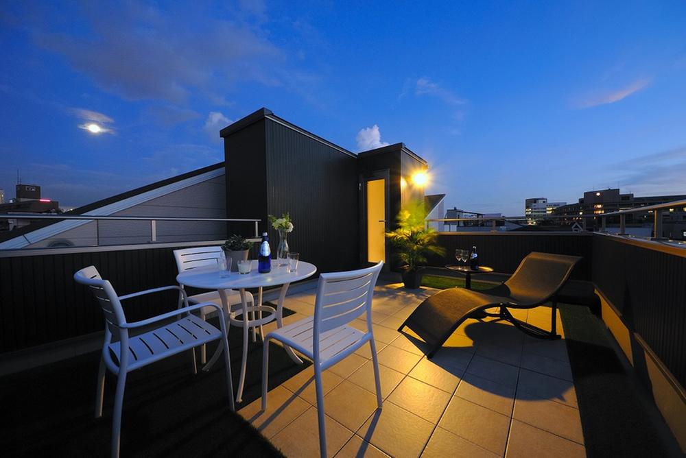 Garden. Nice views of feelings, From the roof balcony of special seat. While at night looking at the starry sky, To hot to space.