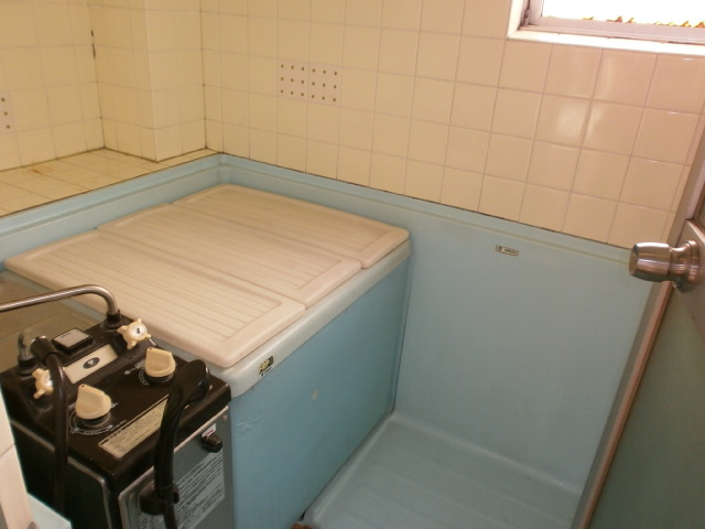 Bath. Remove balance kettle. 