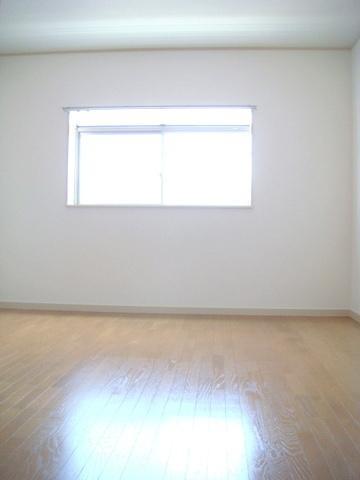 Non-living room. "Taisho-ku ・ Buying and selling "Western-style is also bright