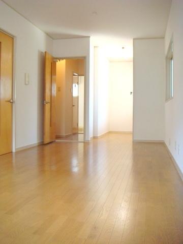 Living. "Taisho-ku ・ Buying and selling "living is spacious 12 Pledge