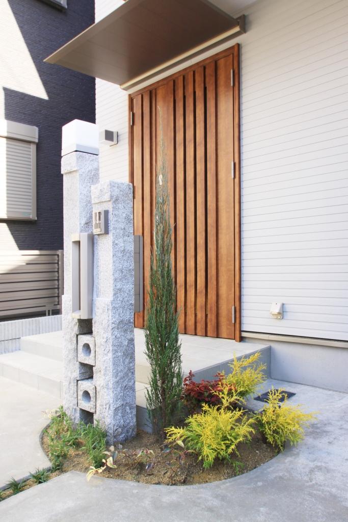 Other. Gatepost (image)