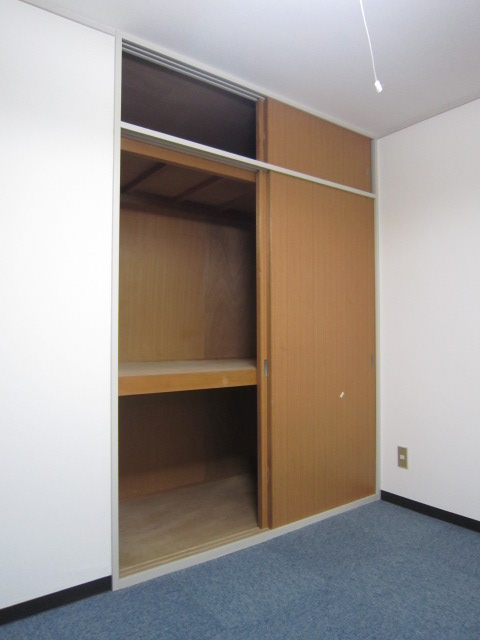 Receipt. Plenty of storage.