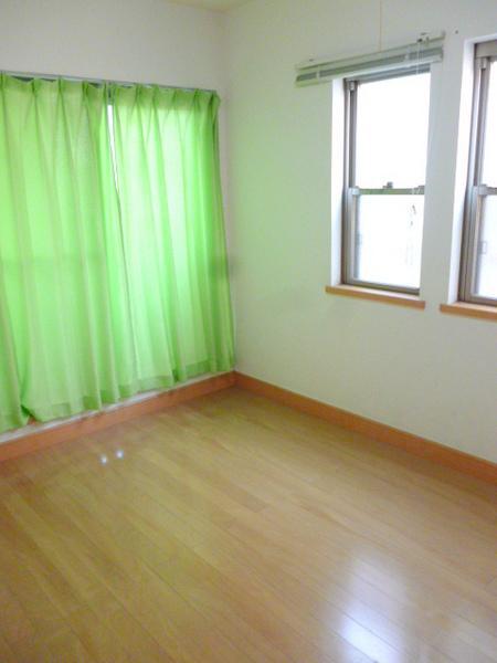 Non-living room. "Taisho-ku ・ Buying and selling "Western-style is located between 3