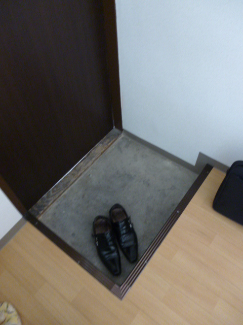 Entrance. "Taisho-ku ・ Rent "entrance part