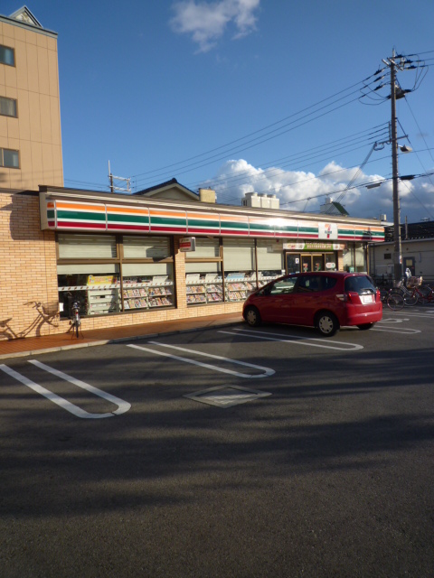 Convenience store. Seven-Eleven Kobayashihigashi 3-chome up (convenience store) 458m