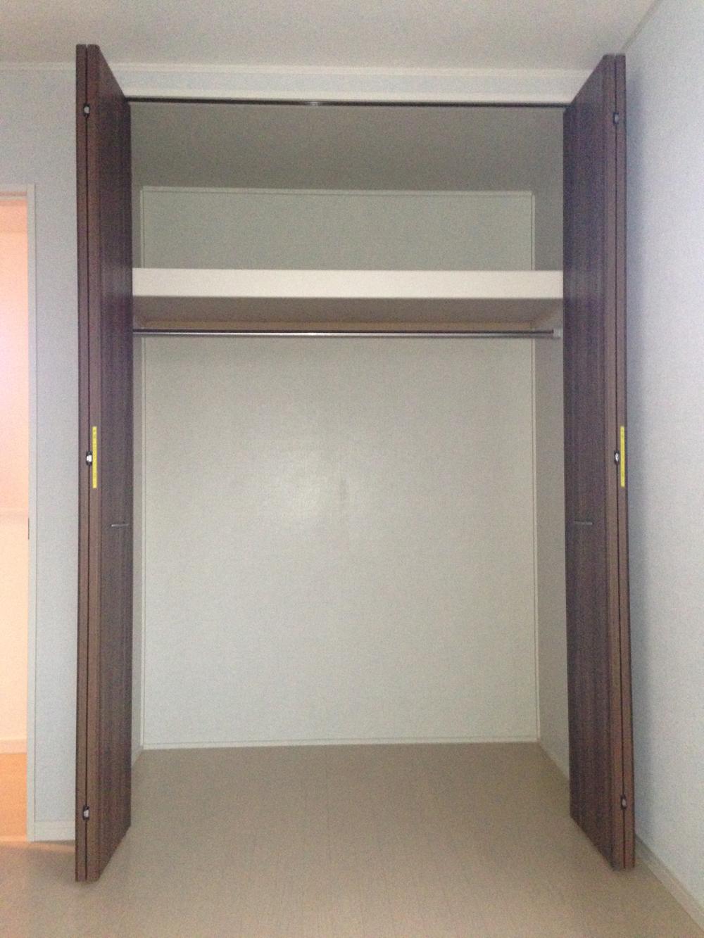 Same specifications photos (Other introspection). All room with storage!