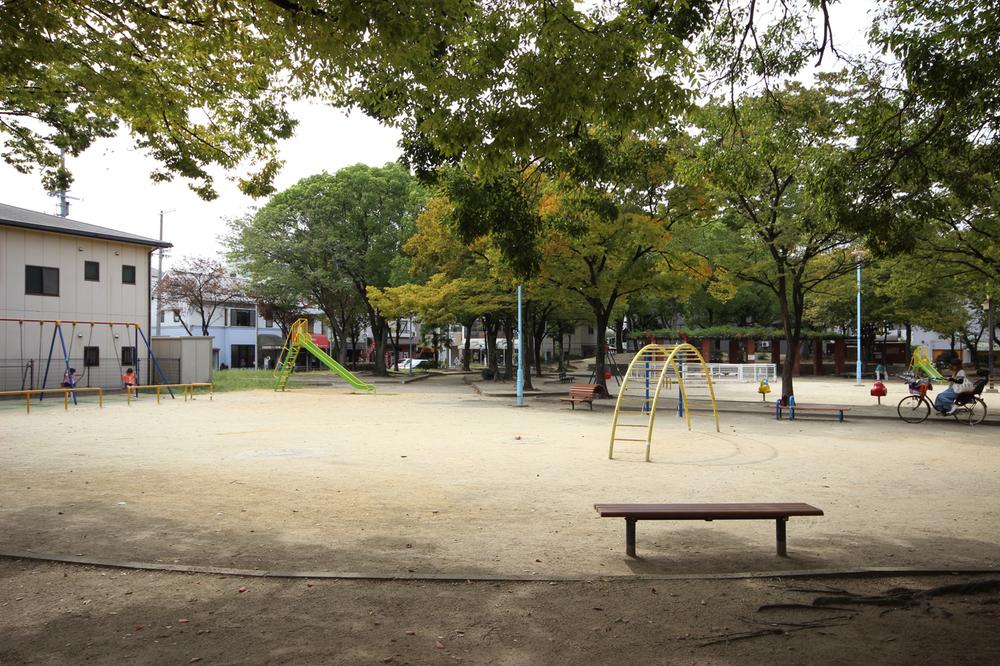 park. To 260m very close to Hirao park is also available park.