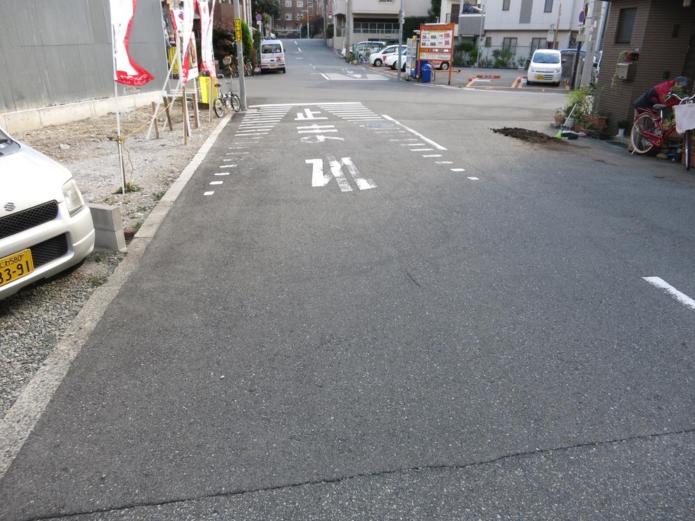 Local photos, including front road. Local (11 May 2013) Shooting