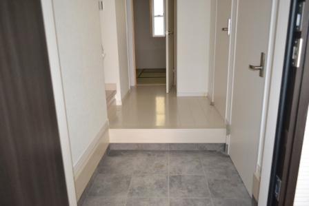 Entrance. Indoor (September 2013) Shooting