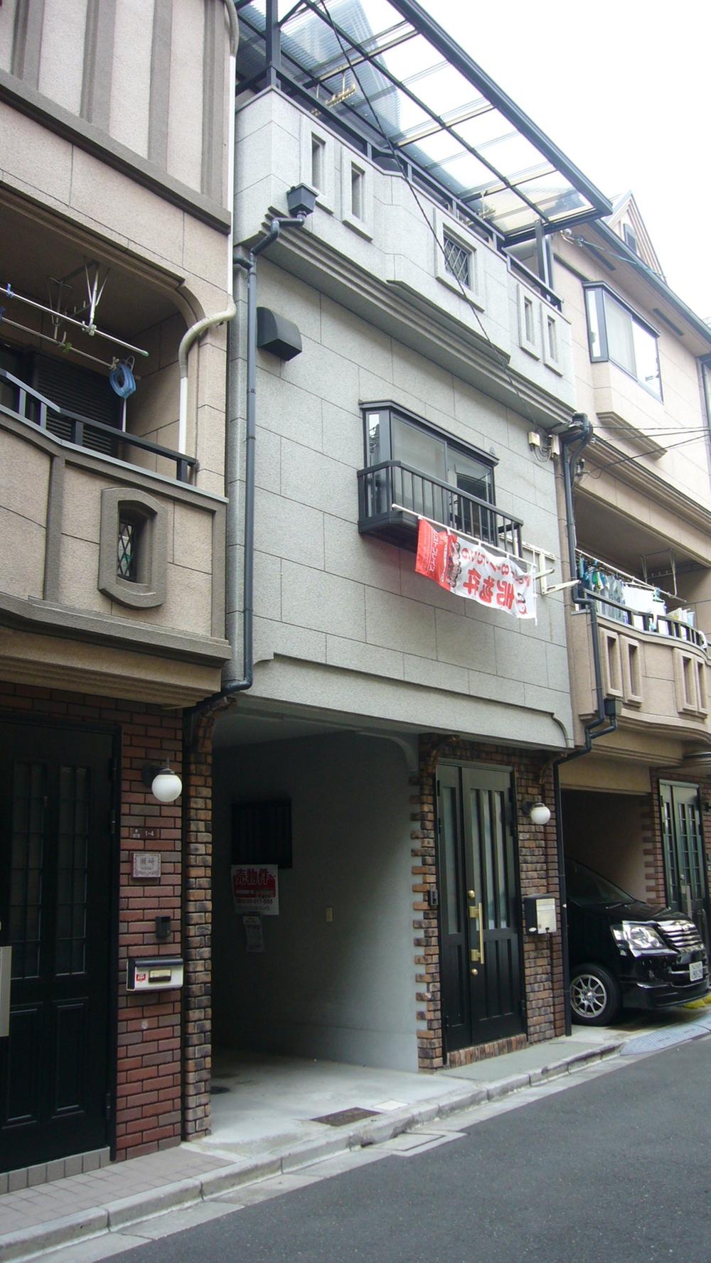 Local appearance photo. Local shooting