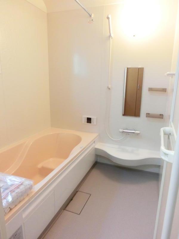 Same specifications photo (bathroom)