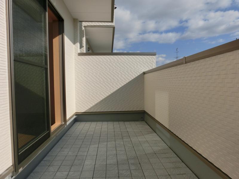 Balcony. Washing Easy wide balcony