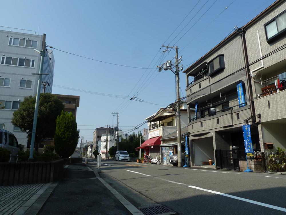 Local photos, including front road. December 2013 local shooting