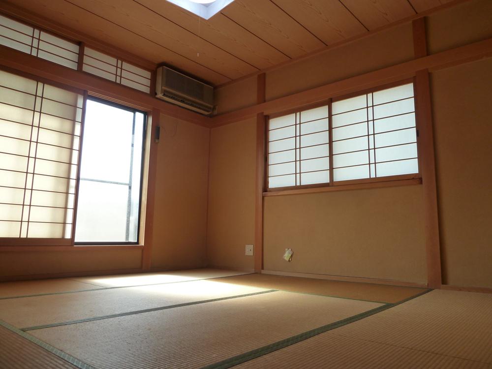 Non-living room. December 2013 local shooting