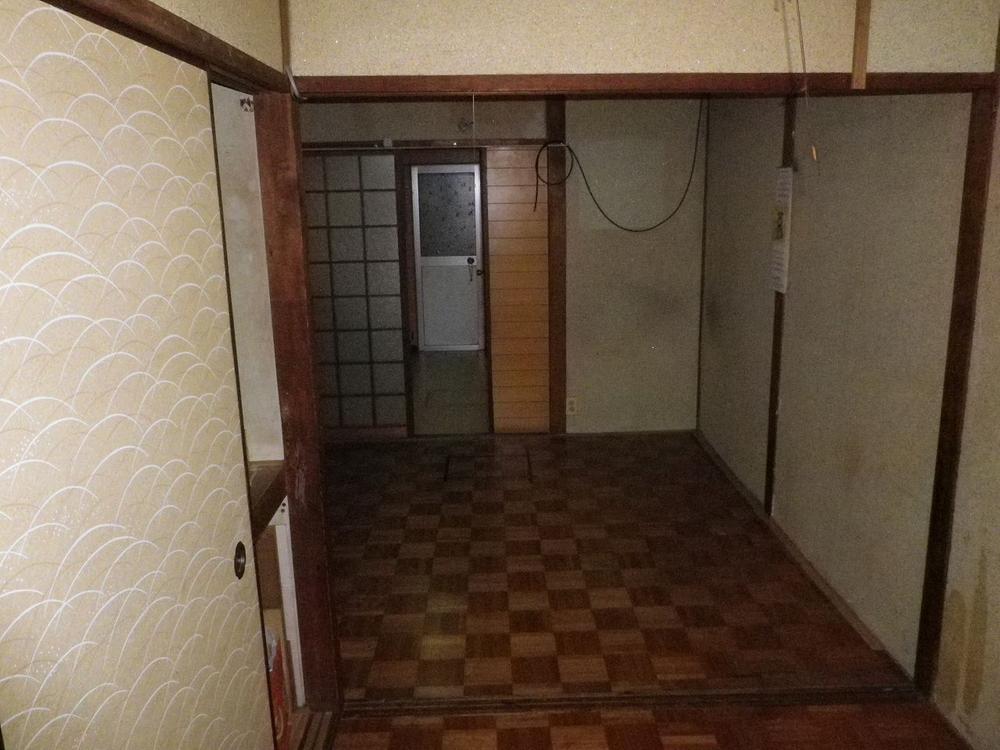 Non-living room. Indoor (10 May 2013) Shooting