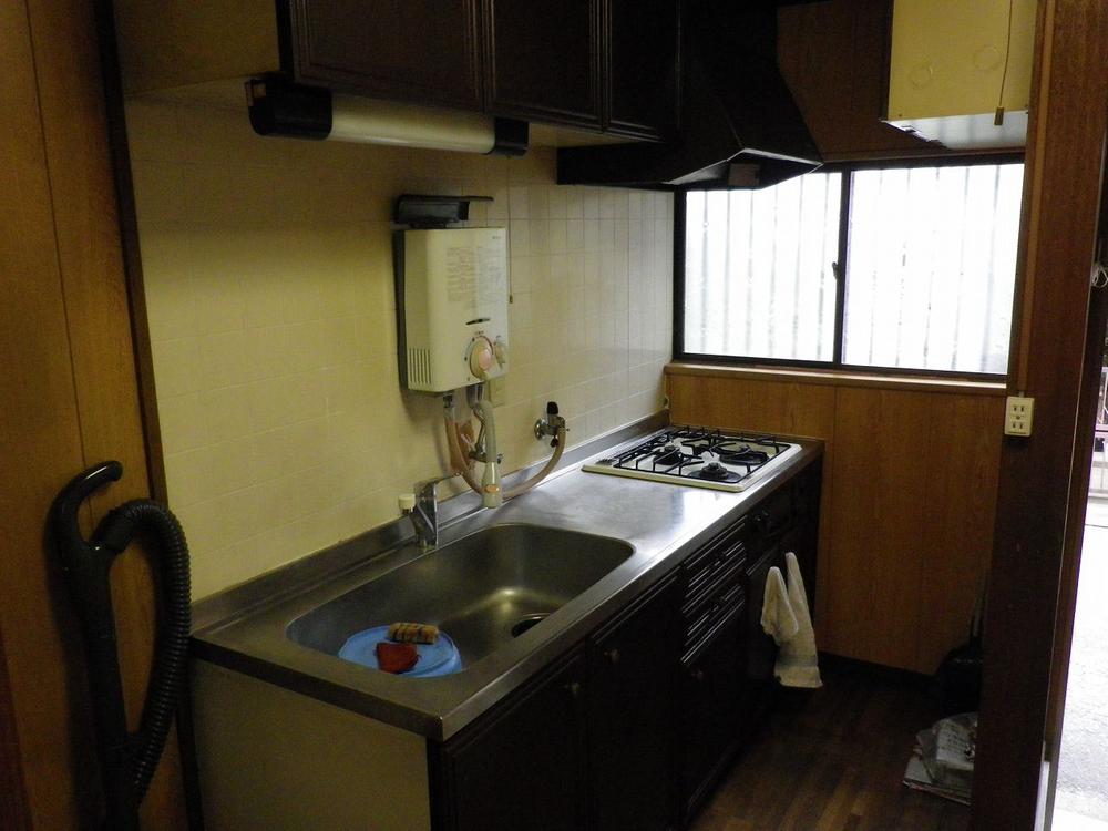 Kitchen. Indoor (10 May 2013) Shooting