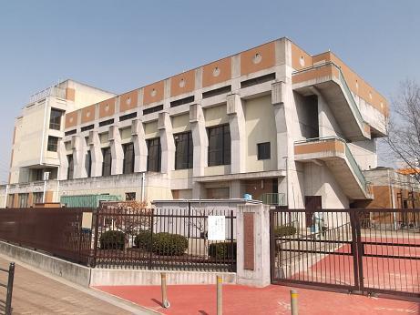 Primary school. 687m to Osaka Municipal Ibarata Elementary School