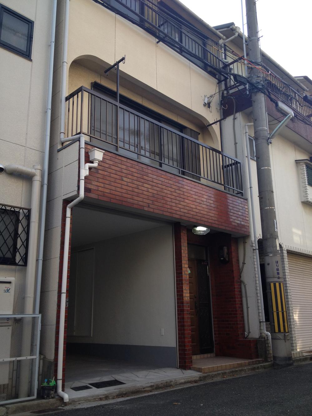 Local appearance photo. Local (11 May 2013) Shooting