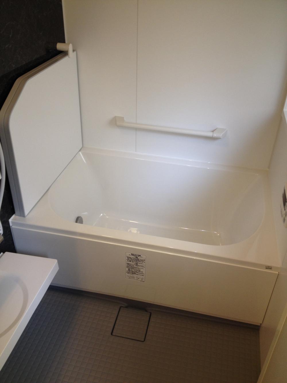 Bathroom. Local (11 May 2013) Shooting