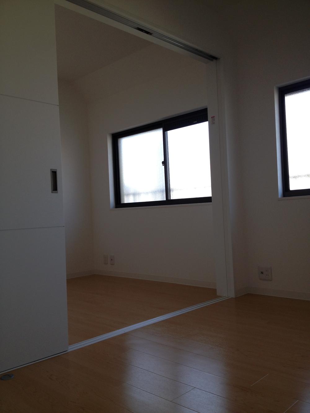 Non-living room. Local (11 May 2013) Shooting