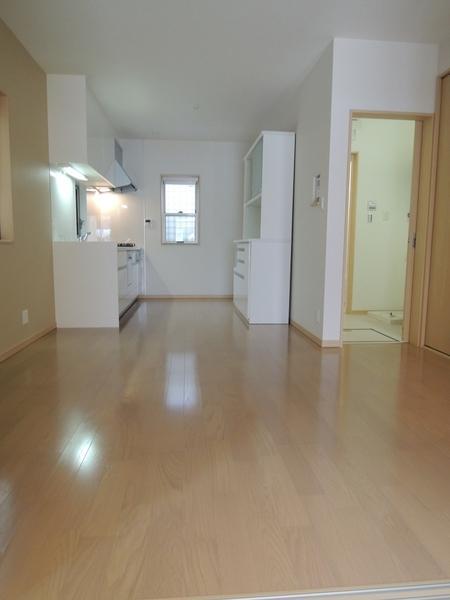 Living. Living 12 Pledge. Basin with a barrier-free, Bathing and no step.