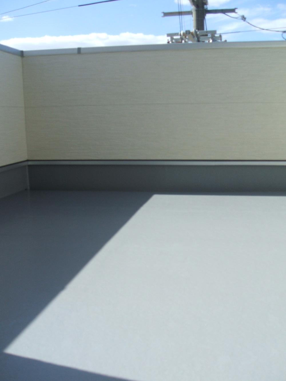 Balcony.  ◆ Spacious balcony