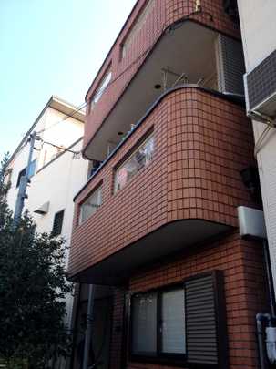 Local appearance photo. Building appearance (1)  It is the appearance of the tiled.  Construction is January 1998