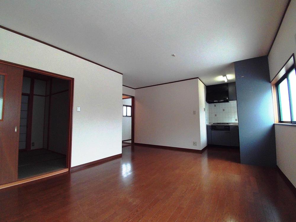 Living. Comfortable relaxing spacious living. Likely to increase the time of the family