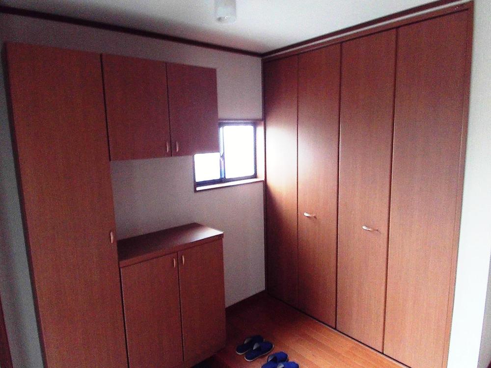 Entrance. Closet in the foyer storage. Also refreshing hobby tools