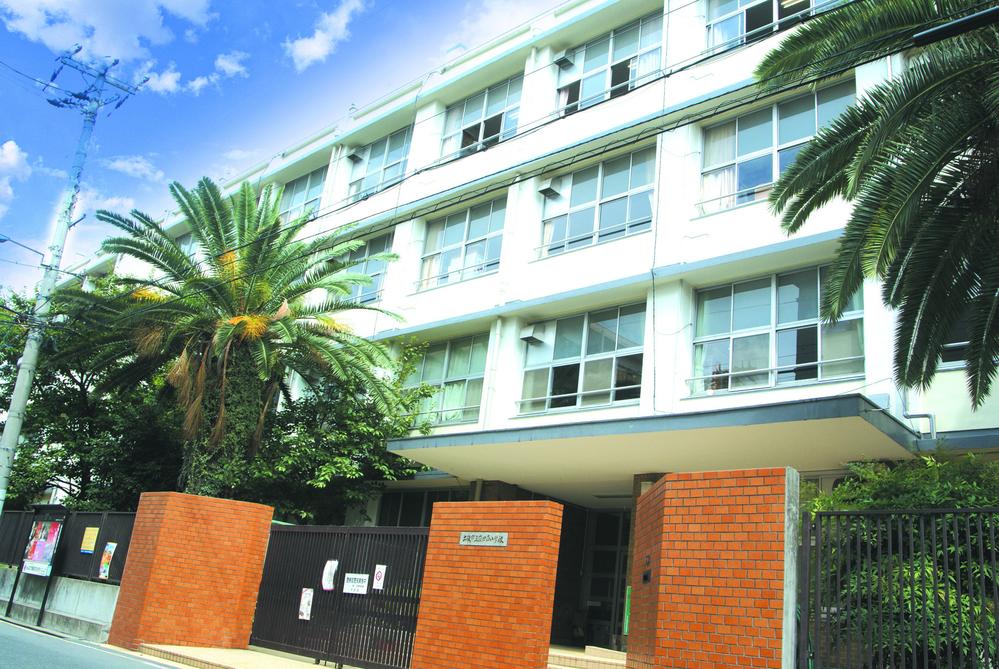 Primary school. Ibarata Nishi Elementary School