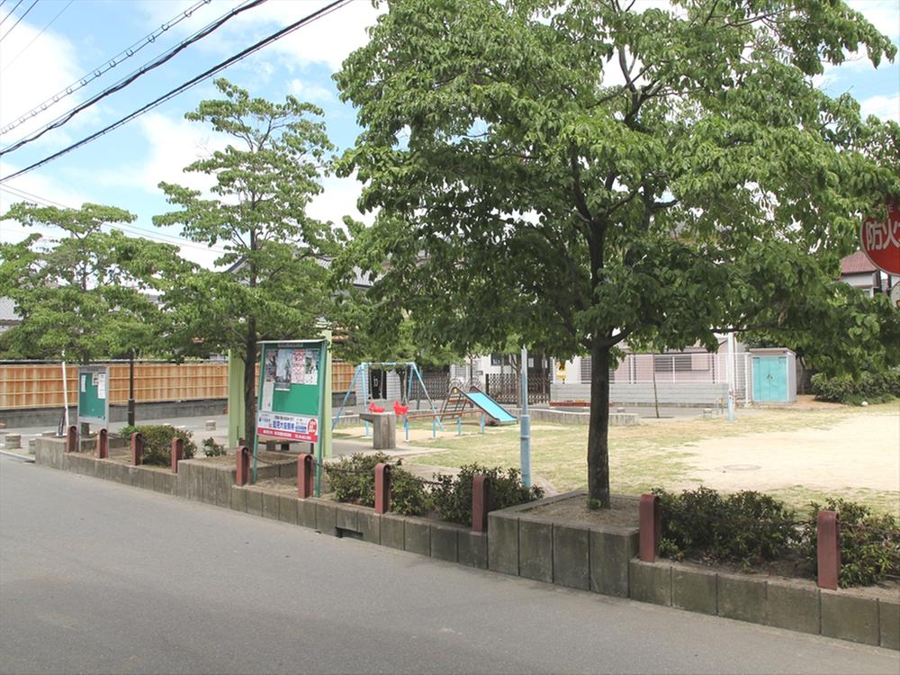 Other. Yasuda park Walk about 3 minutes