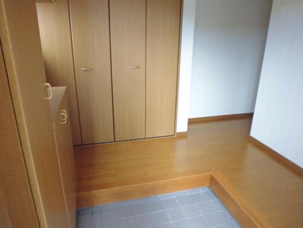 Entrance. Spacious bitter cold