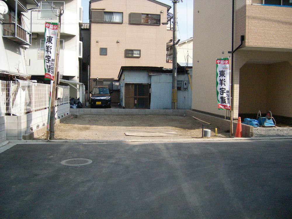 Local photos, including front road. Local (March 2013) Shooting