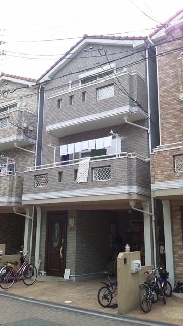 Local appearance photo. Local (March 2012) shooting