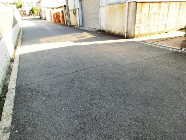 Other local. Frontal road