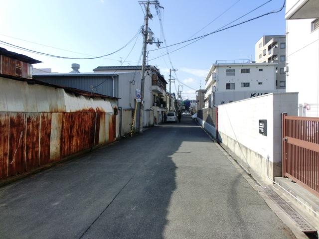 Other local. Front road width about 6m