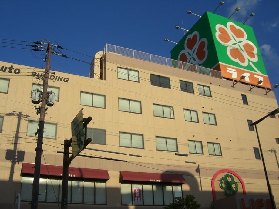 Shopping centre. life 600m until Shinmori shop