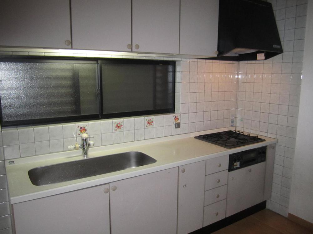 Kitchen.  ◆ Wide width kitchen ◆ 