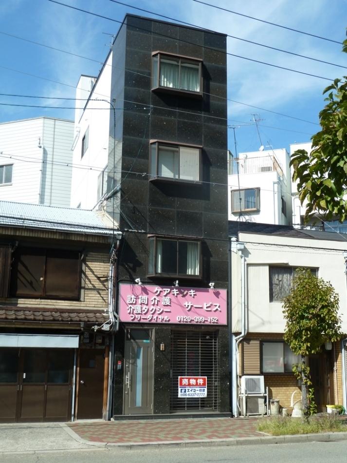 Local appearance photo. Local (09 May 2013) Shooting