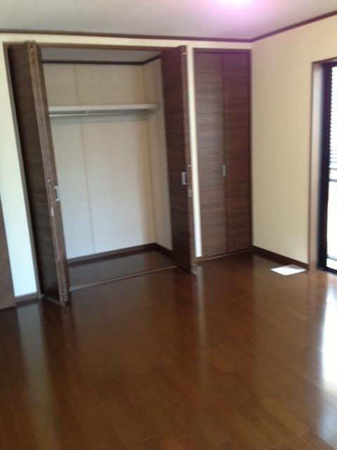 Same specifications photos (Other introspection). All room with storage! It is also safe one with a lot of luggage!