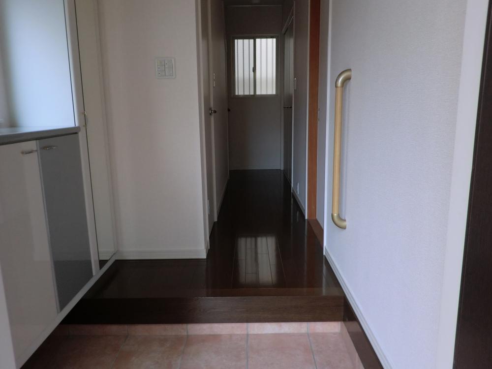 Entrance. Local (11 May 2013) Shooting