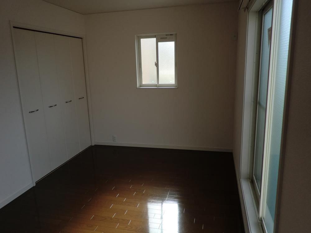 Non-living room. Indoor (11 May 2013) Shooting