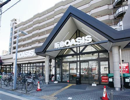 Supermarket. Hankyu to Oasis 440m