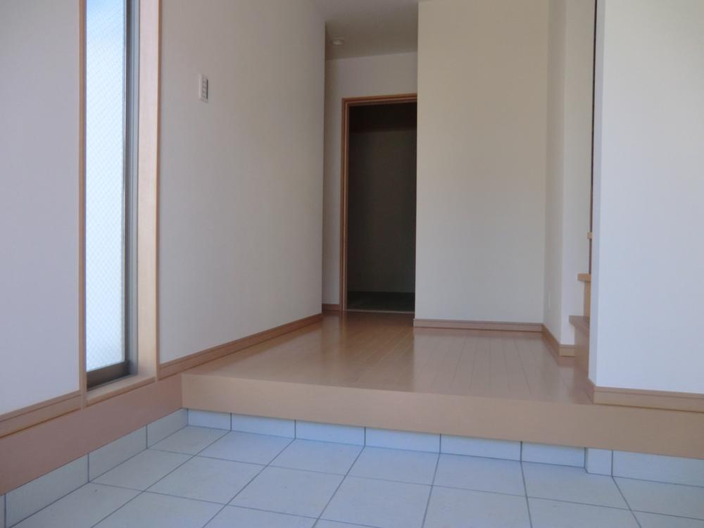 Same specifications photos (Other introspection). Same specifications photos (entrance)