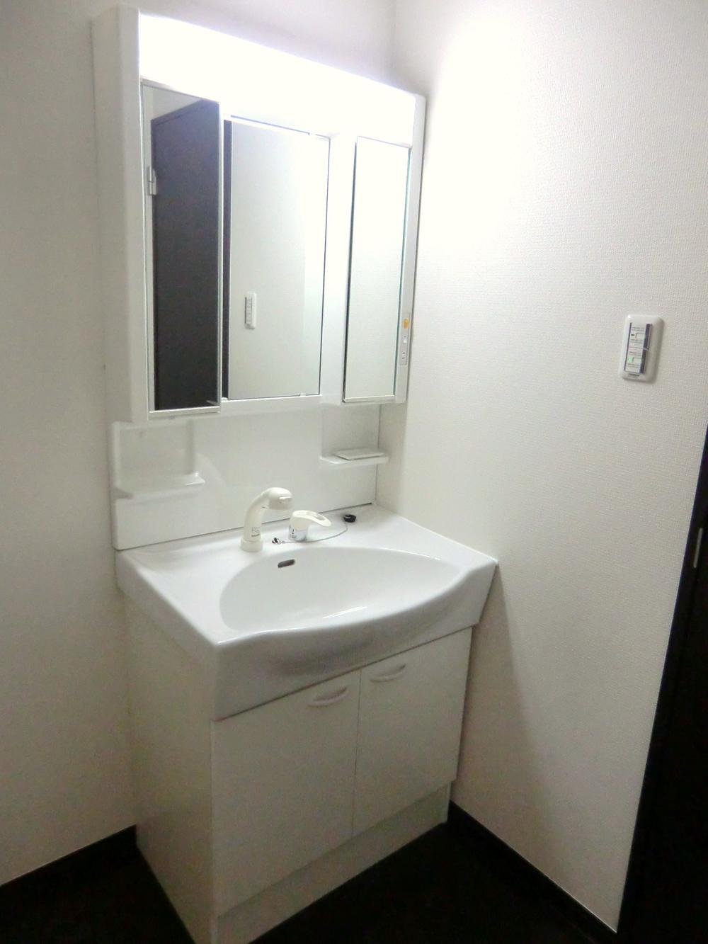 Other Equipment. With hand shower! Cleansing also shampoo happy!