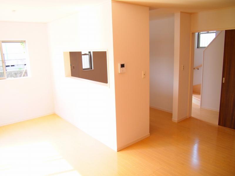 Living.  Construction Photos