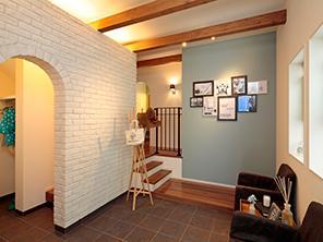 Like entrance salon welcome the impression that visited the hair salon. Wide margin in stroller (model house)