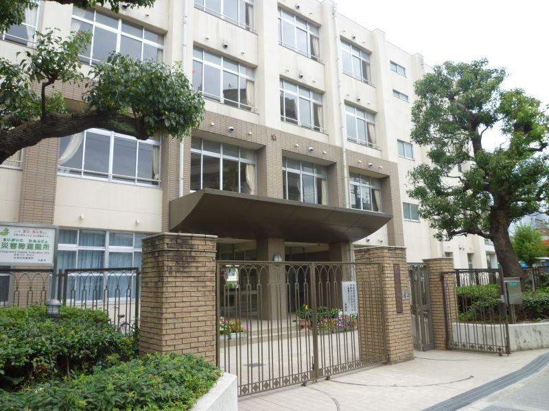 Junior high school. 1276m to Osaka Municipal Shinkitano junior high school