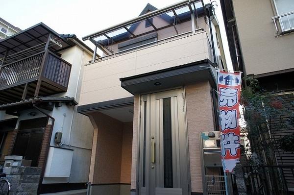 Local appearance photo. Intercom with TV monitor that can check the visitor's